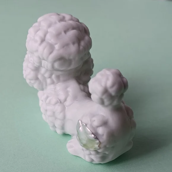VINTAGE SMALL BONE CHINA POODLE FIGURINE UNBRANDED (FADED SILVER FOIL STICKER) - Picture 4 of 13